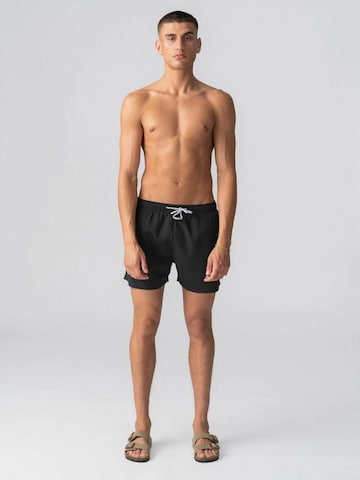 Shorts de bain ' Swimshorts ' TEESHOPPEN en noir : devant