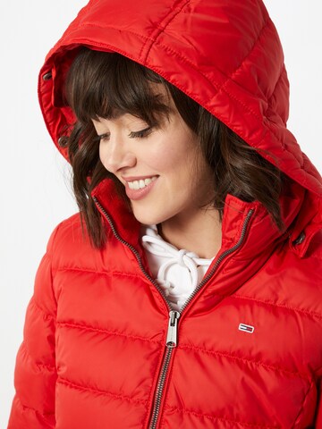 Giacca invernale 'Essential' di Tommy Jeans in rosso