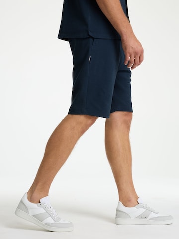 Regular Pantalon CHASIN' en bleu