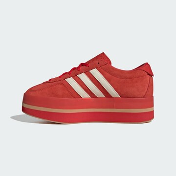 ADIDAS ORIGINALS Matalavartiset tennarit 'Gazelle Stack' värissä punainen