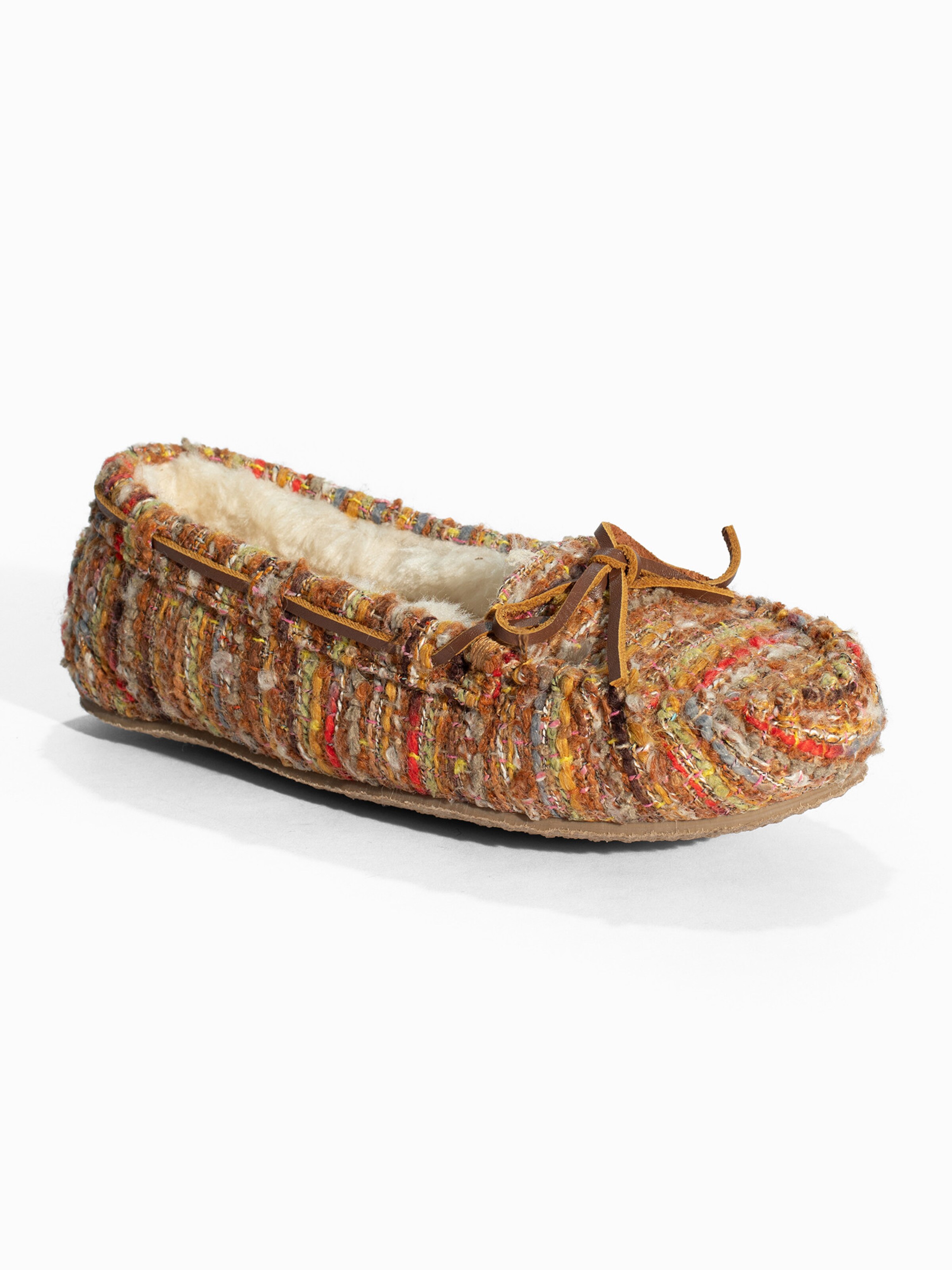Minnetonka Mocassins 'Cally' in Bruin