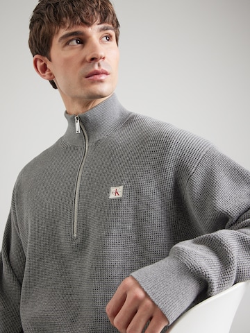 Calvin Klein Jeans Свитер в Серый