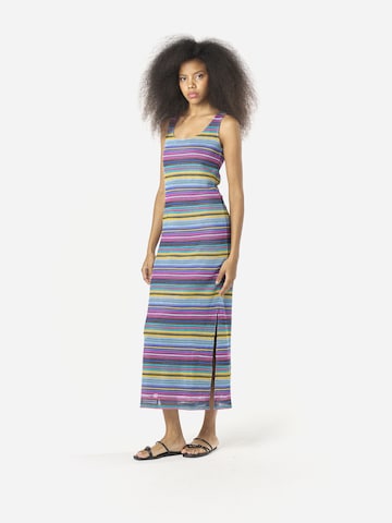 KOROSHI Трикотажное платье в Синий