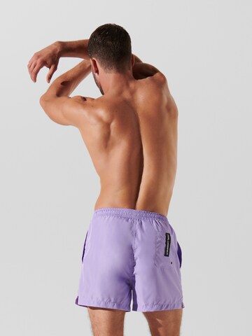 Shorts de bain Karl Lagerfeld en violet