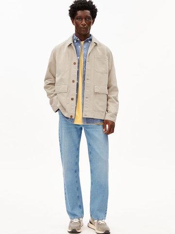 Veste mi-saison ARMEDANGELS en beige : devant