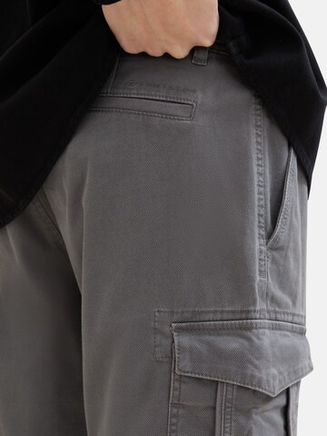 regular Pantaloni cargo di TOM TAILOR in grigio