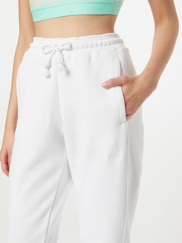 Effilé Pantalon de sport 'All Szn Fleece' ADIDAS SPORTSWEAR en blanc