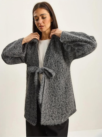Bianco Lucci Strickjacke in Grau