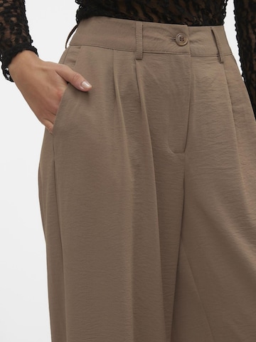 VERO MODA Wide leg Pleat-Front Pants 'Pixi' in Brown