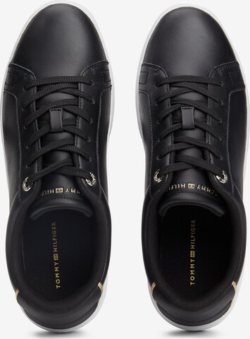 TOMMY HILFIGER Sneakers laag 'Chic' in Zwart