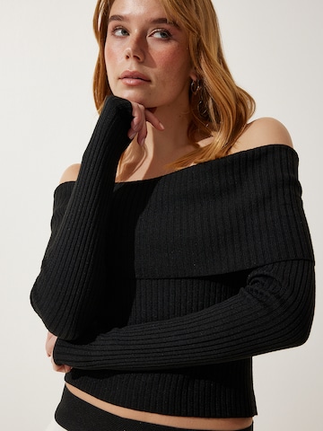 Happiness İstanbulPulover - crna boja: prednji dio