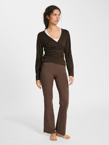 Hummel Performance shirt in Brown
