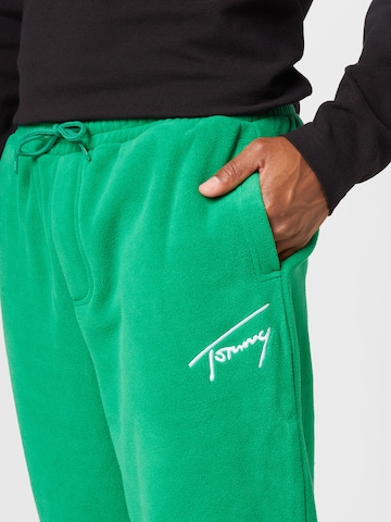 Tommy Jeans Tapered Hose in Grün