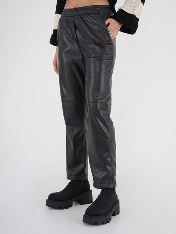 FRESHLIONS Tapered Pants 'Rouna' in Black