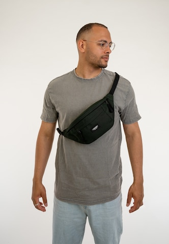 LARKSON Belt bag 'Ole' in Green: side