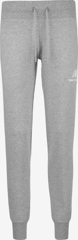 Tapered Pantaloni 'Essentials' di new balance in grigio: frontale