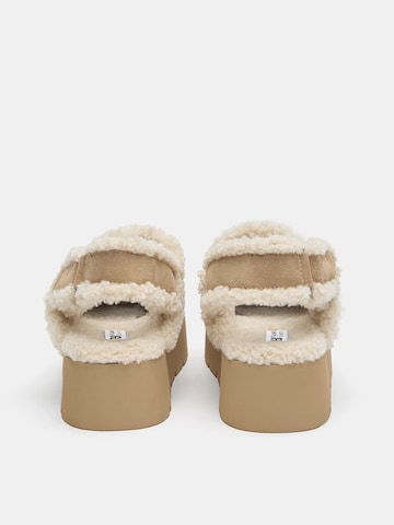 Pull&Bear Clogs in Beige