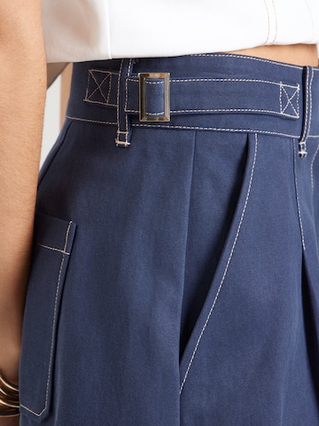 GUESS Loosefit Élére vasalt nadrágok 'CORELINE' - kék