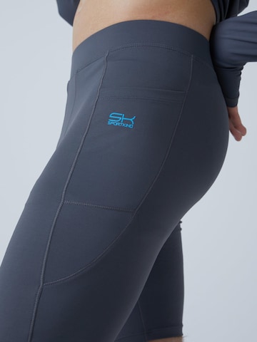 SPORTKIND - Slimfit Pantalón deportivo 'Short Tights' en gris