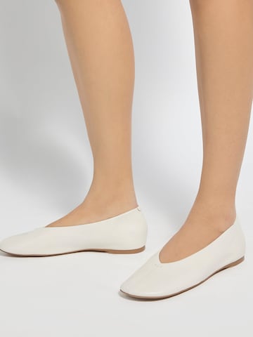 Dune LONDON Ballerina in Weiß