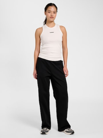 Hummel Loose fit Trousers in Black: front