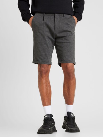 Lindbergh Regular Shorts 'Superflex' in Grau: predná strana