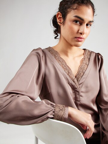 VILA Blouse in Grey