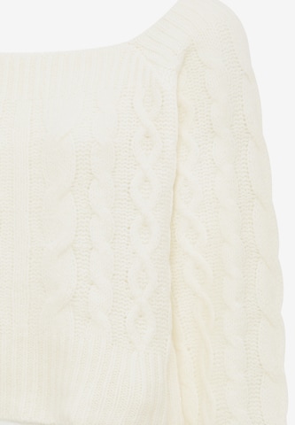 swirly Sweater in White