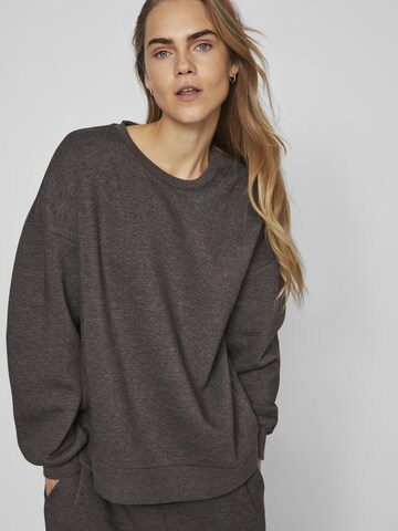 VILA Sweatshirt in Grey