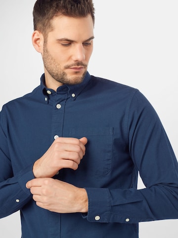 Coupe regular Chemise 'Rick' SELECTED HOMME en bleu