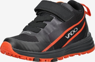 Vado Trainers in Black: front