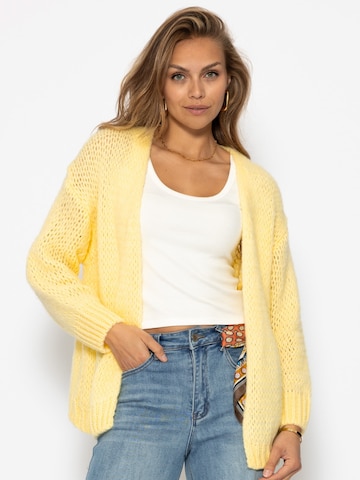 SASSYCLASSY Oversizestrickjacke‌‌‌‌‌‌ in Gelb: Vorderseite