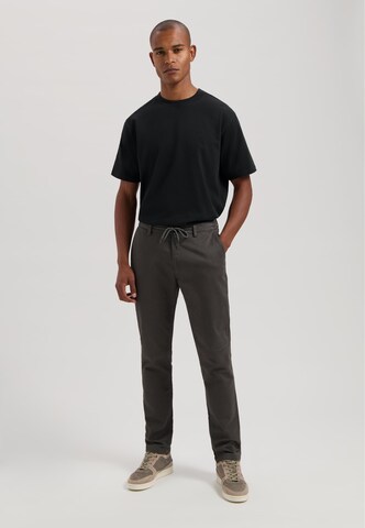 Dstrezzed Loosefit Hose 'The Lancaster' in Schwarz