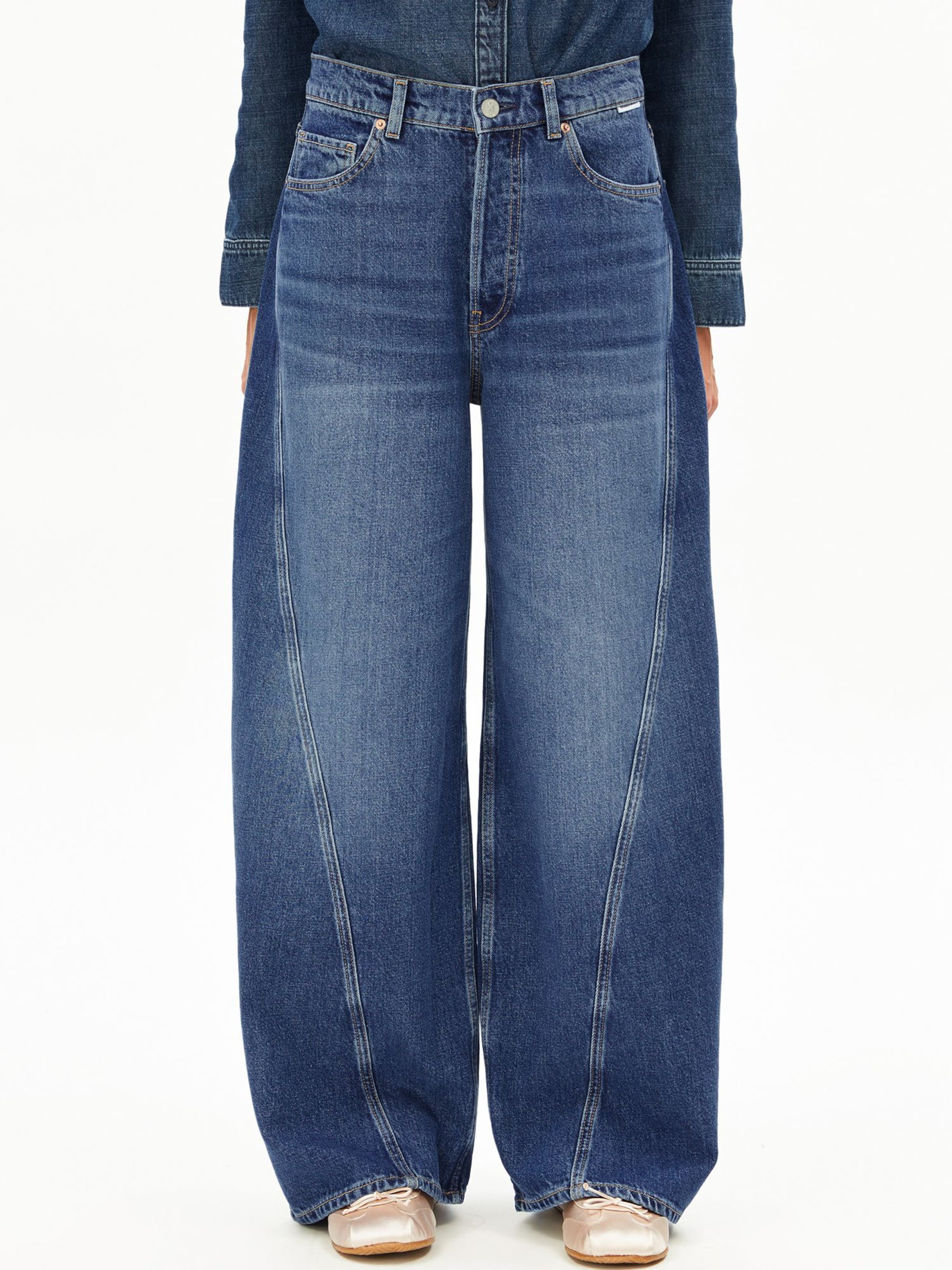 ARMEDANGELS Loose fit Jeans in Blue: front