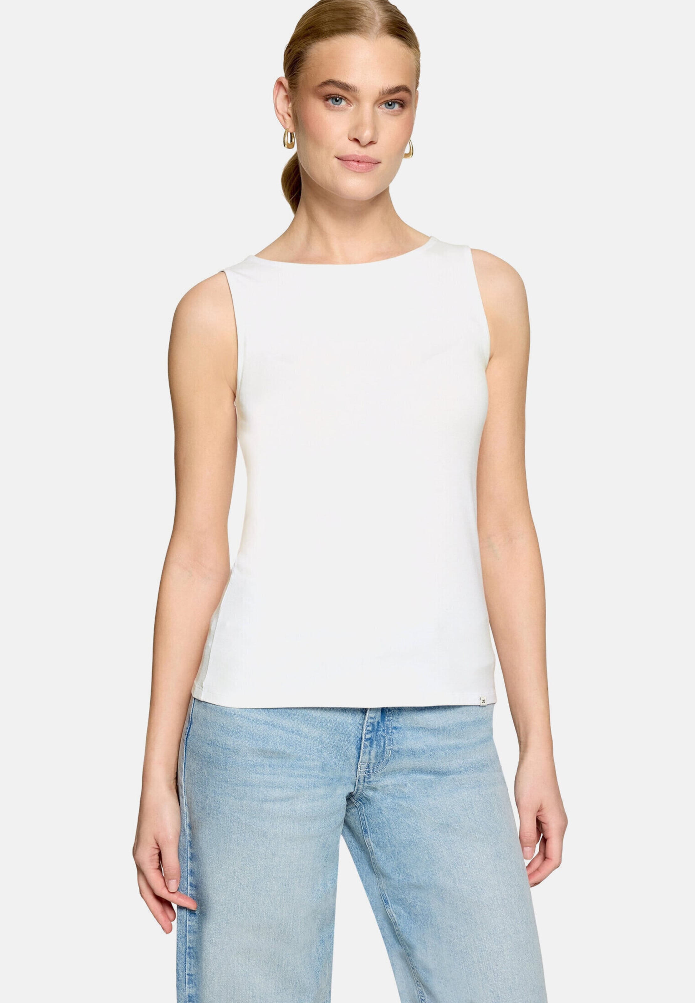 zero Top in White: front