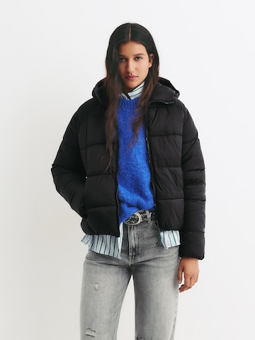 Pull&Bear Between-season jacket in Black: front