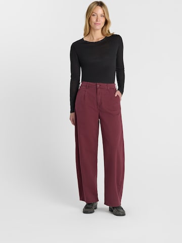Barrel Pantalon chino Le Temps Des Cerises en rouge : devant