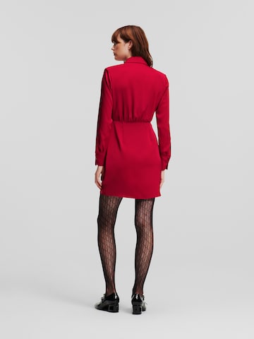 Rochie tip bluză de la Karl Lagerfeld pe roșu