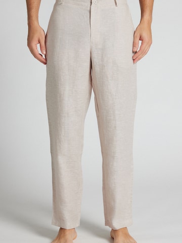 IUMAN Intimissimi Regular Pleat-Front Pants in Beige: front