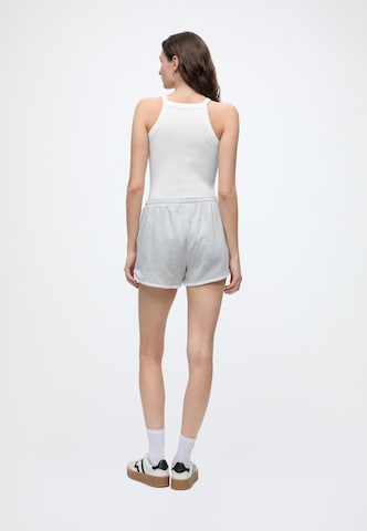 GAP Regular Shorts in Grau