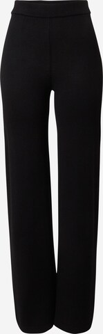 Max Mara Leisure Bootcut Broek in Zwart: voorkant