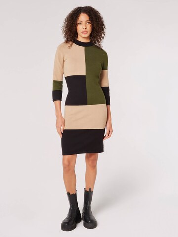 Robe ' ' Apricot en vert