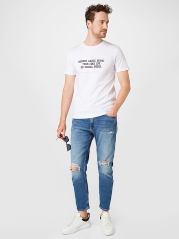 balta EINSTEIN & NEWTON Marškinėliai 'Fake Life'