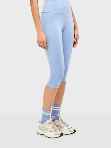 mėlyna Gisela Prigludęs Tamprės