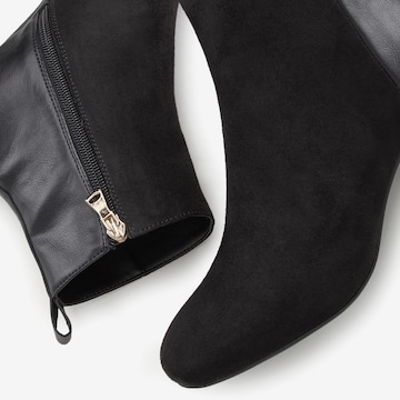 LASCANA Ankle Boots in Black