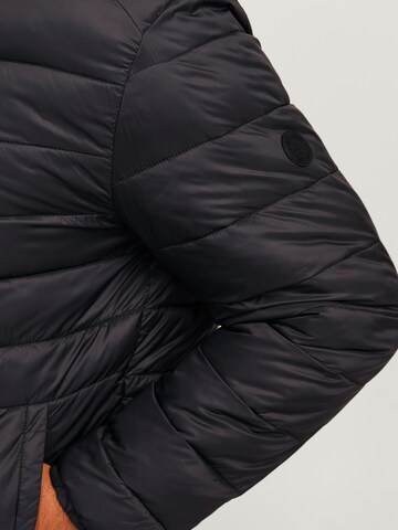 Giacca di mezza stagione 'JJESPRINT' di Jack & Jones Plus in nero