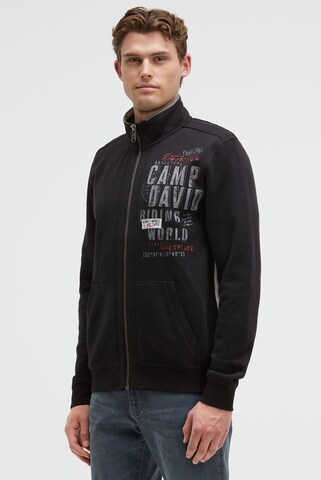 CAMP DAVID Zip-Up Hoodie in Black: front