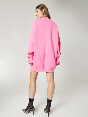 Hoermanseder x About You Dress 'Ashley' in Pink