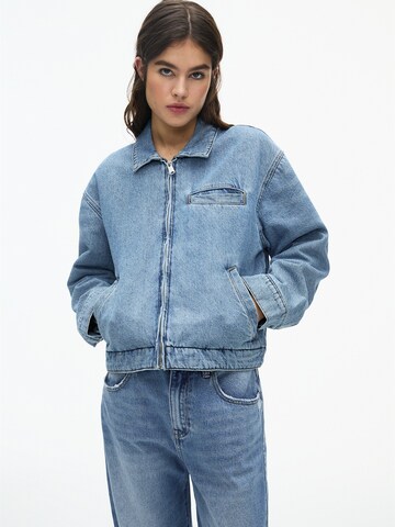 Pull&Bear Overgangsjakke i blå: forside