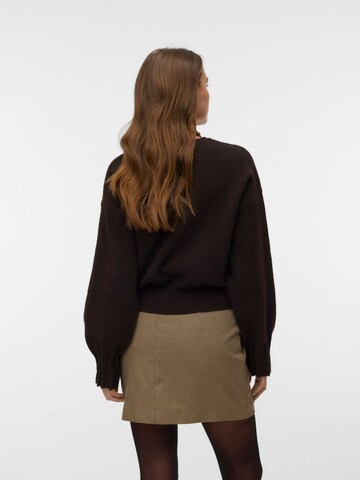 VERO MODA - Jersey en marrón